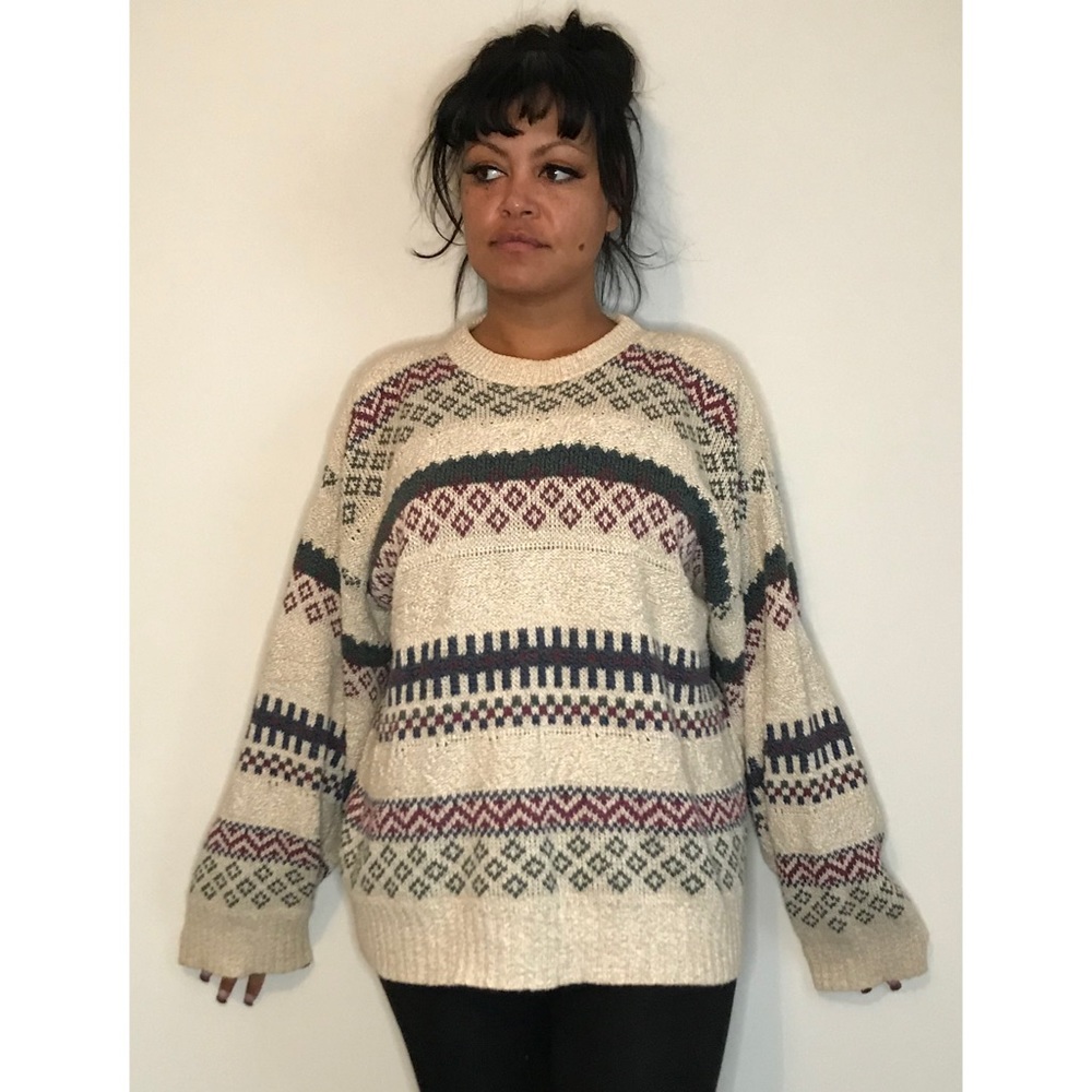 CAMBRIDGE CLASSICS LARGE PATTERN CREAM SWEATER